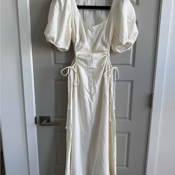 FARM Rio Dresses & Skirts - FARM Rio Off-White Cut-Out Midi Dress Puff Sleeve Beaded Tassels Size Medium